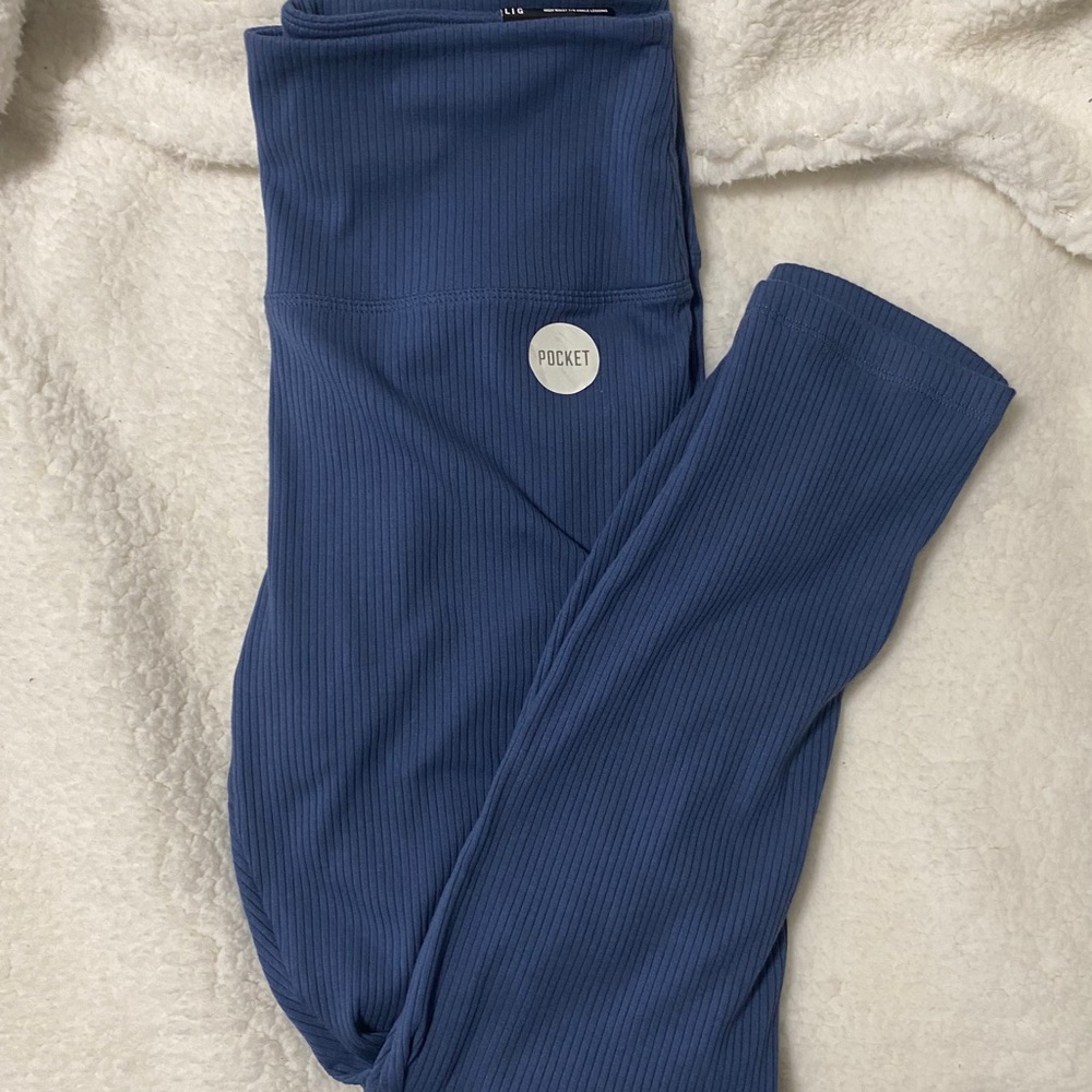 PINK VICTORIA SECRET YOGA LEGGINGS